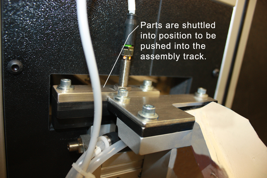 parts-feeding-cross-shuttle
