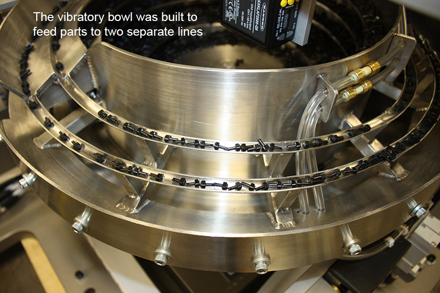 vibratory-parts-feeder-in-line-track